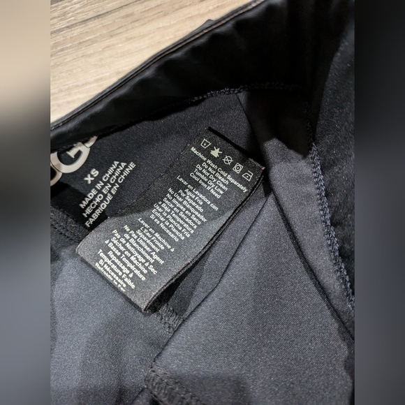 UGG 1136895 Tar Mckena Logo Leggings Black XS - Picture 8 of 9